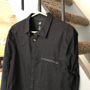 H&M casual men’s button down.